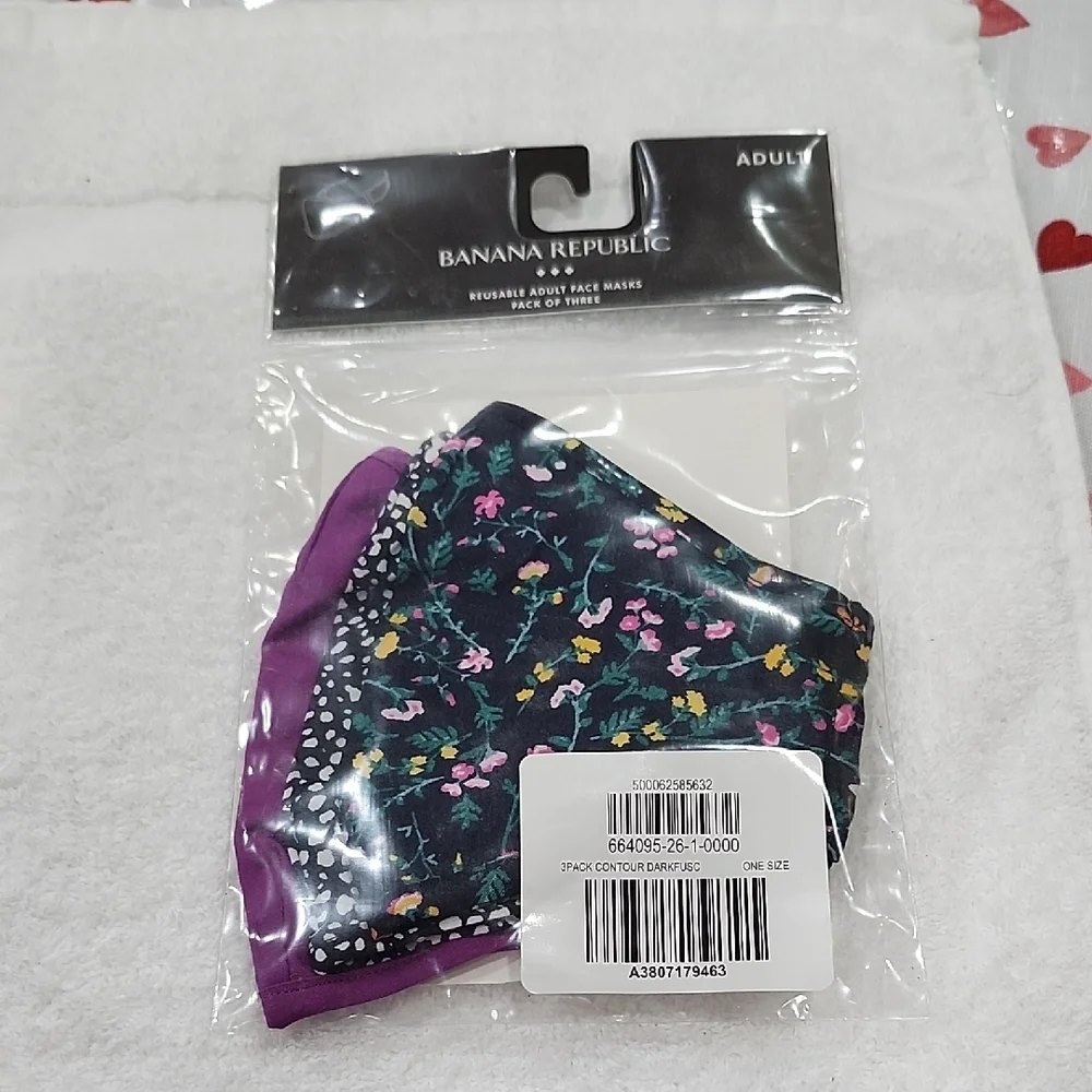 BANANA REPUBLIC FACE MASK SET